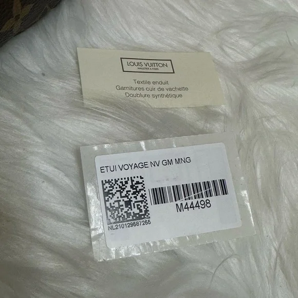 Louis Vuitton Monogram Pouch✨ - Picture 9 of 11